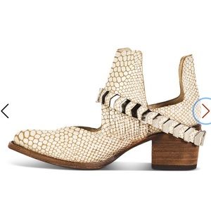 Western cutout white snake boots Freebird